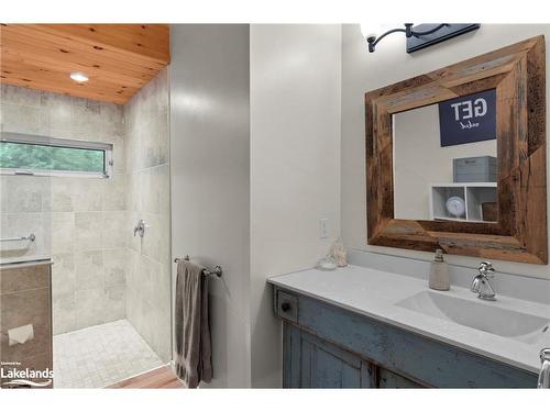 3772 Harry'S Lane, Ramara, ON - Indoor Photo Showing Bathroom