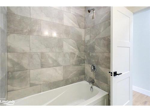 19 Gordon Crescent, Meaford, ON - Indoor Photo Showing Bathroom