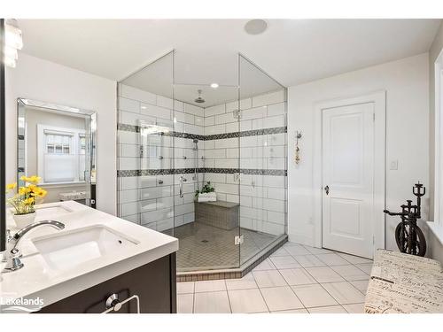 476 2Nd Avenue W, Owen Sound, ON - Indoor Photo Showing Bathroom