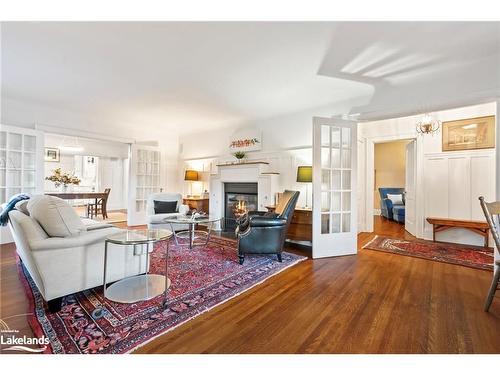 476 2Nd Avenue W, Owen Sound, ON - Indoor Photo Showing Living Room With Fireplace