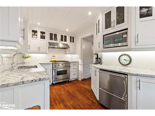 476 2Nd Avenue W, Owen Sound, ON - Indoor Photo Showing Kitchen With Upgraded Kitchen