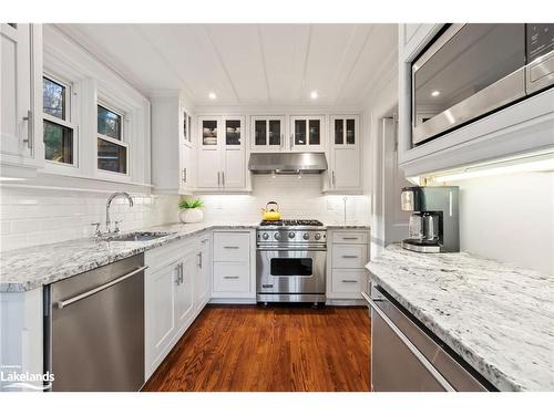 476 2Nd Avenue W, Owen Sound, ON - Indoor Photo Showing Kitchen With Upgraded Kitchen