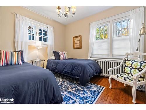 476 2Nd Avenue W, Owen Sound, ON - Indoor Photo Showing Bedroom