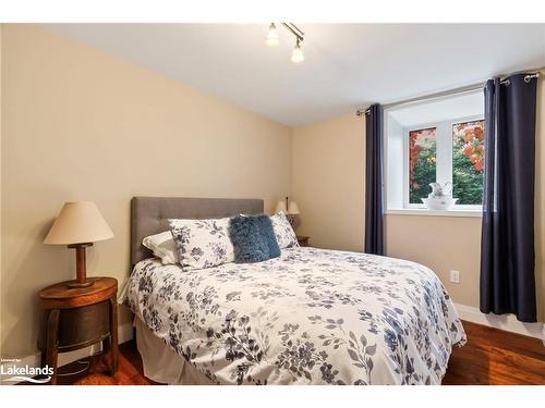 476 2Nd Avenue W, Owen Sound, ON - Indoor Photo Showing Bedroom