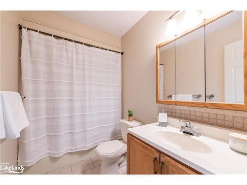 9 Crestview Drive, Huntsville, ON - Indoor Photo Showing Bathroom