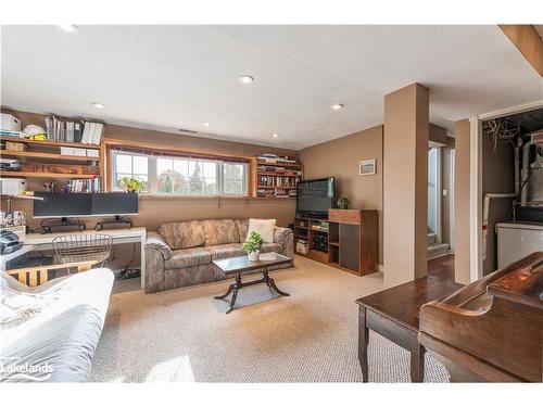 9 Crestview Drive, Huntsville, ON - Indoor Photo Showing Living Room