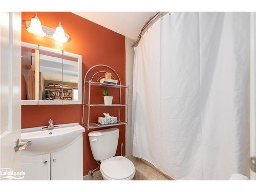 9 Crestview Drive, Huntsville, ON - Indoor Photo Showing Bathroom