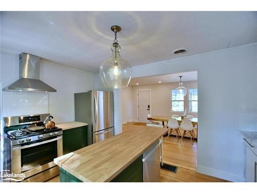 85 Glenwood Drive, Wasaga Beach, ON - Indoor Photo Showing Kitchen