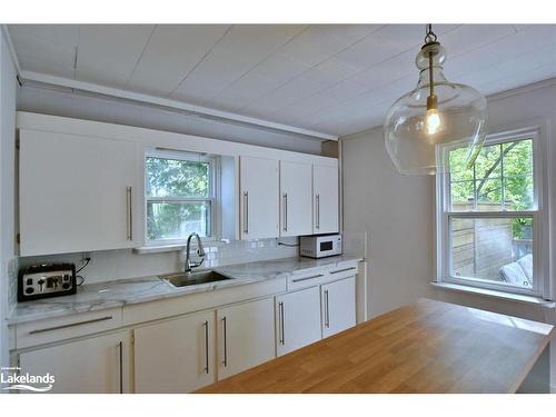 85 Glenwood Drive, Wasaga Beach, ON - Indoor Photo Showing Kitchen