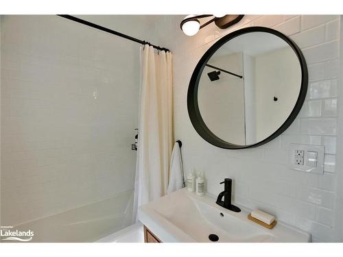 85 Glenwood Drive, Wasaga Beach, ON - Indoor Photo Showing Bathroom