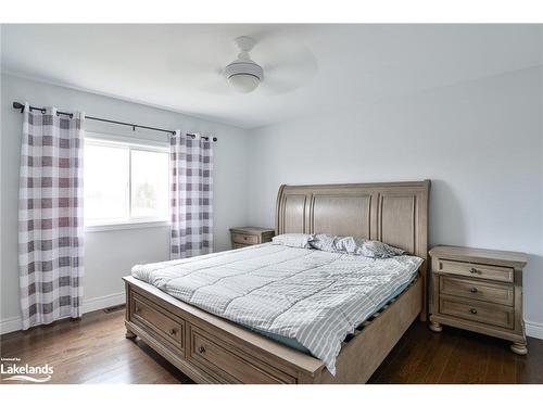 83 Douglas Drive, Bracebridge, ON - Indoor Photo Showing Bedroom