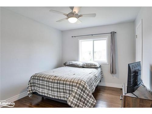 83 Douglas Drive, Bracebridge, ON - Indoor Photo Showing Bedroom