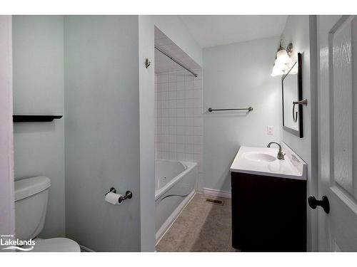 12-24 Albery Court, Meaford, ON - Indoor Photo Showing Bathroom