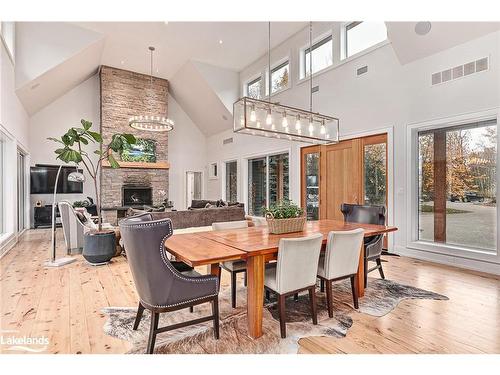 15 Northwood Drive, Clearview, ON - Indoor Photo Showing Dining Room