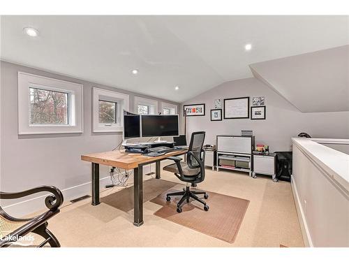 15 Northwood Drive, Clearview, ON - Indoor Photo Showing Office