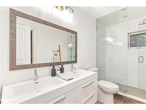 15 Northwood Drive, Clearview, ON - Indoor Photo Showing Bathroom