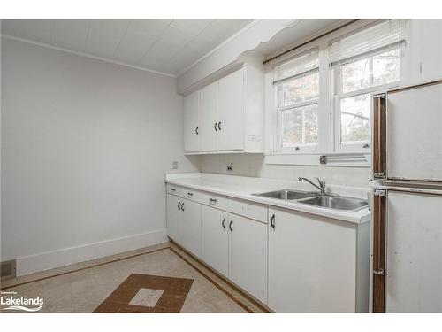 381 David Street E, Gravenhurst, ON - Indoor Photo Showing Kitchen With Double Sink