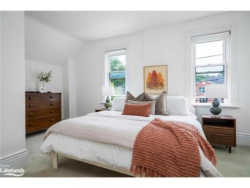 62 Bruce Street S, Thornbury, ON - Indoor Photo Showing Bedroom