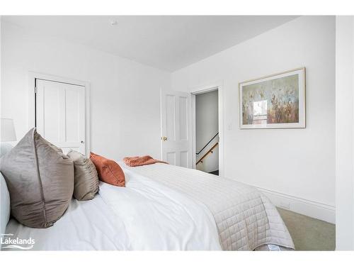 62 Bruce Street S, Thornbury, ON - Indoor Photo Showing Bedroom