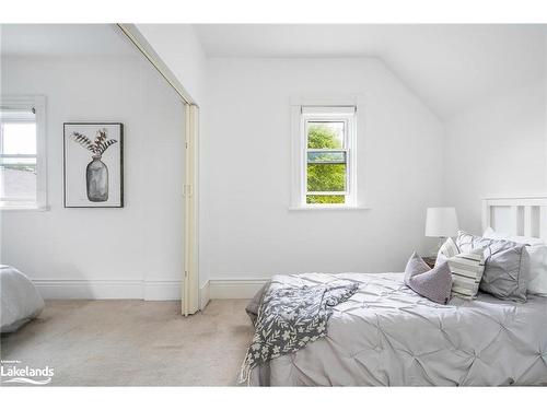 62 Bruce Street S, Thornbury, ON - Indoor Photo Showing Bedroom