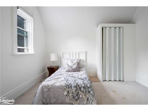 62 Bruce Street S, Thornbury, ON - Indoor Photo Showing Bedroom