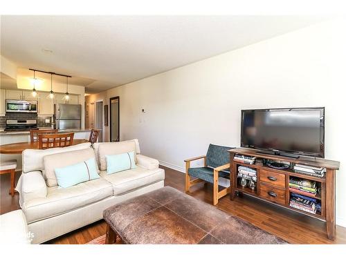 308-6 Brandy Lane Drive, Collingwood, ON - Indoor Photo Showing Living Room