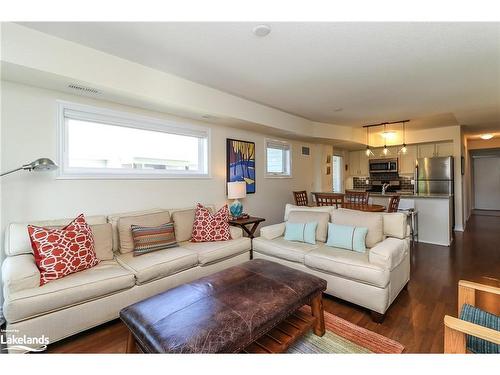 308-6 Brandy Lane Drive, Collingwood, ON - Indoor Photo Showing Living Room