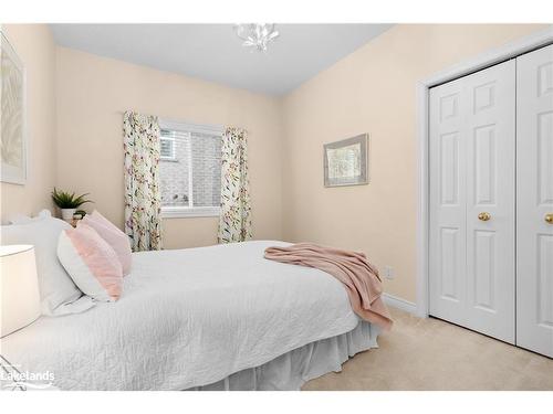 23 Kirbys Way, Huntsville, ON - Indoor Photo Showing Bedroom