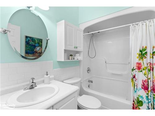 23 Kirbys Way, Huntsville, ON - Indoor Photo Showing Bathroom