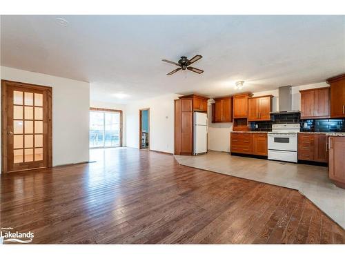 230 Elizabeth Street, Midland, ON - Indoor Photo Showing Kitchen