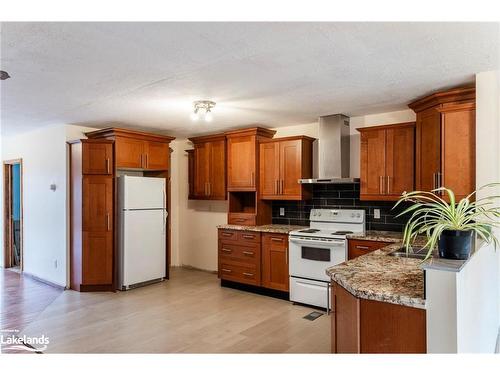 230 Elizabeth Street, Midland, ON - Indoor Photo Showing Kitchen