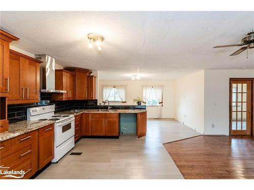 230 Elizabeth Street, Midland, ON - Indoor Photo Showing Kitchen With Double Sink