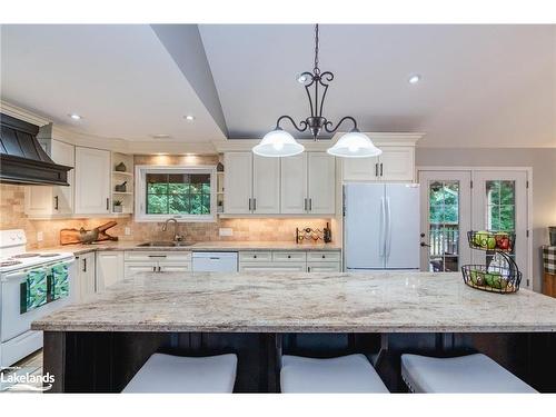 1240 Methodist Point Road, Tiny, ON - Indoor Photo Showing Kitchen With Upgraded Kitchen