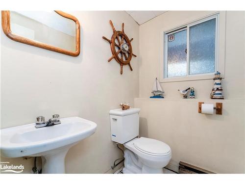 671 Algonquin Drive, Midland, ON - Indoor Photo Showing Bathroom