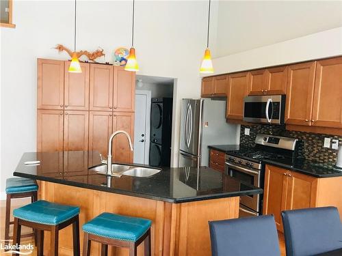 5 Sierra Trail, Collingwood, ON - Indoor Photo Showing Kitchen With Double Sink