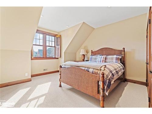 148 Snowbridge Way, The Blue Mountains, ON - Indoor Photo Showing Bedroom