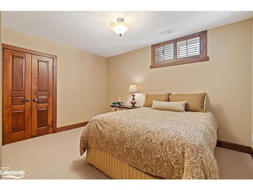 148 Snowbridge Way, The Blue Mountains, ON - Indoor Photo Showing Bedroom