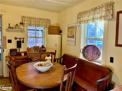 1627 Houseys Rapids Rd, Gravenhurst, ON - Indoor Photo Showing Dining Room