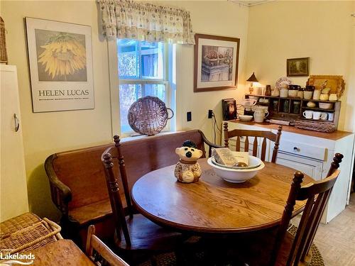 1627 Houseys Rapids Rd, Gravenhurst, ON - Indoor Photo Showing Dining Room