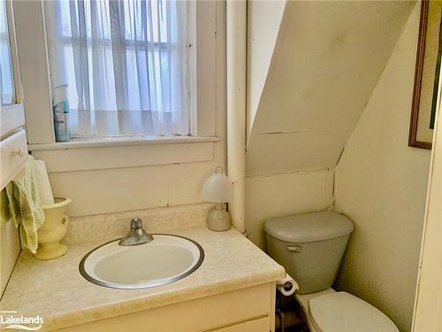 1627 Houseys Rapids Rd, Gravenhurst, ON - Indoor Photo Showing Bathroom