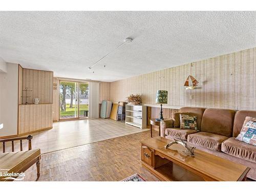 97 Hearthstone Drive, Trent Hills, ON - Indoor Photo Showing Living Room