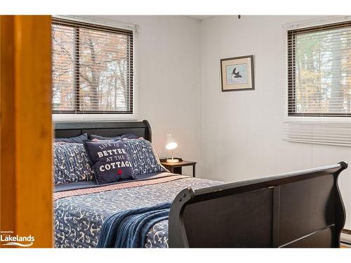 1036 Bowyers Beach Road, Bracebridge, ON - Indoor Photo Showing Bedroom