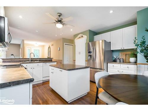 84 Wasaga Sands Drive, Wasaga Beach, ON - Indoor Photo Showing Kitchen