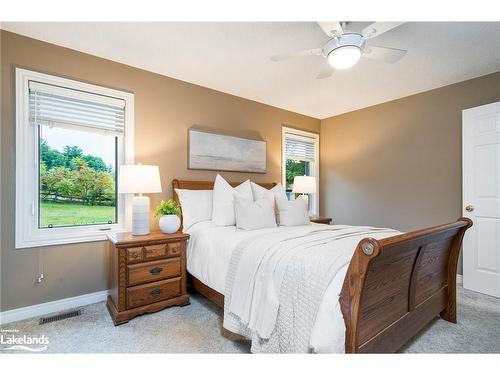 84 Wasaga Sands Drive, Wasaga Beach, ON - Indoor Photo Showing Bedroom