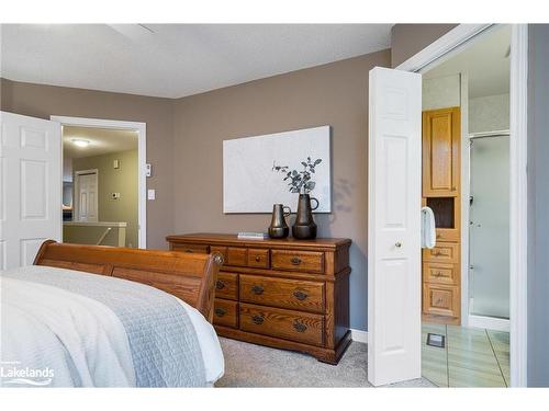 84 Wasaga Sands Drive, Wasaga Beach, ON - Indoor Photo Showing Bedroom