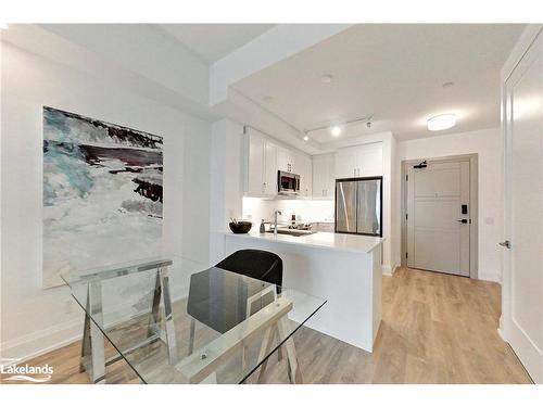 520-1 Hume Street, Collingwood, ON - Indoor Photo Showing Kitchen