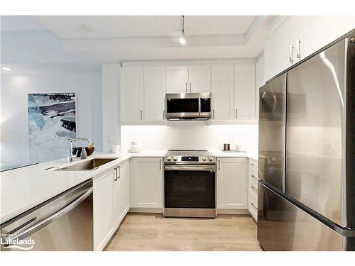 520-1 Hume Street, Collingwood, ON - Indoor Photo Showing Kitchen