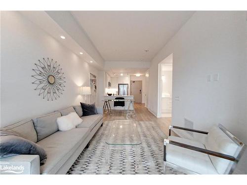 520-1 Hume Street, Collingwood, ON - Indoor Photo Showing Living Room