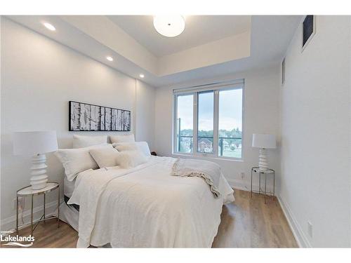 520-1 Hume Street, Collingwood, ON - Indoor Photo Showing Bedroom