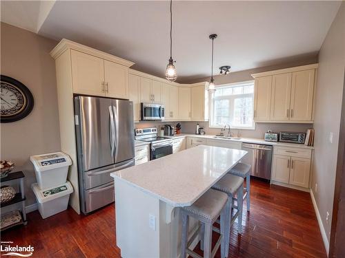 4330 Marr Lane, Coldwater, ON - Indoor Photo Showing Kitchen